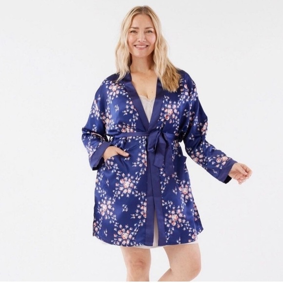 morgan lane x fabfitfun blue floral Allie robe NWT Size S/M - Picture 1 of 7